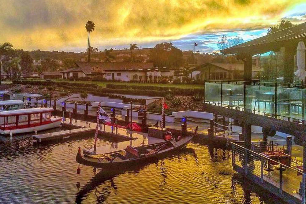 Lakehouse Resort | San Diego Gondola Company | Black Swan Gondola