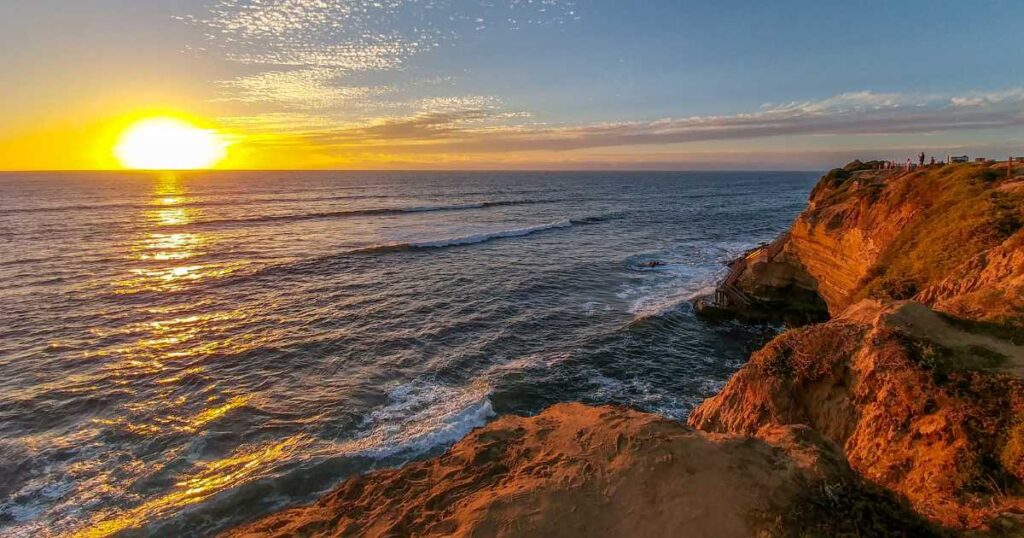 Sunset cliffs natural park San Diego | San Diego Date Ideas
